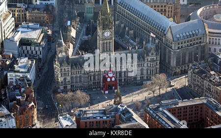 Vue aérienne de l'Hôtel de ville de Manchester à Noël, UK Banque D'Images