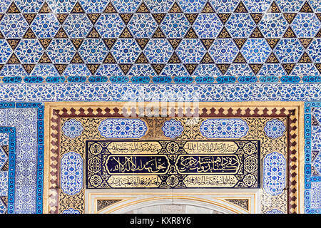 ISTANBUL, TURQUIE - 06 septembre 2014 : Belle décoration à l'intérieur du palais de Topkapi, le 06 septembre 2014 à Istanbul, Turquie. Banque D'Images