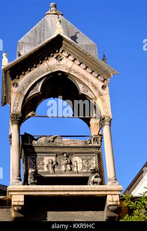 Tombe de Guglielmo da Castelbarco, à l'église de Sant 'Anastasia, Vérone, Vénétie, Italie, Europe Banque D'Images