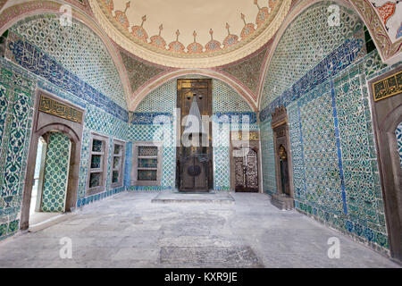 ISTANBUL, TURQUIE - 06 septembre 2014 : Belle décoration à l'intérieur du palais de Topkapi, le 06 septembre 2014 à Istanbul, Turquie. Banque D'Images