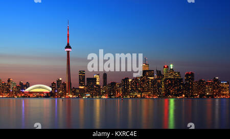 Toronto Skyline at Dusk Banque D'Images