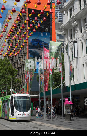 Melbourne à Victoria, en Australie. Décorations de Noël dans Bourke Street Mall, l'un des principaux quartiers commerçants de Melbourne. Banque D'Images