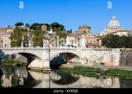 Ponte Vittorio Emanuele II, Rome, Italie. Banque D'Images