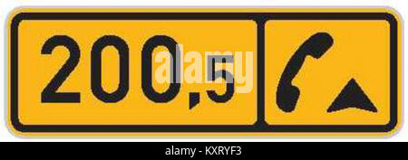 Le Kilometrovník est un jalon historique en République tchèque, indiquant les distances et les points de mesure le long des routes, reflétant l'histoire des transports et des infrastructures. Banque D'Images