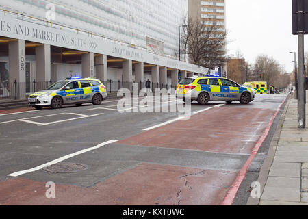 Londres, Angleterre, le 31 décembre 2017, un accident de voiture fermé City Road. Banque D'Images