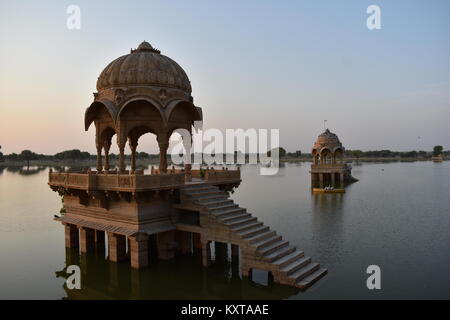 Monument historique de gadisar lake jaisalmer rajasthan inde Banque D'Images