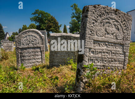 Pierres tombales au cimetière juif à Lubaczow, Pologne Malopolska, Banque D'Images