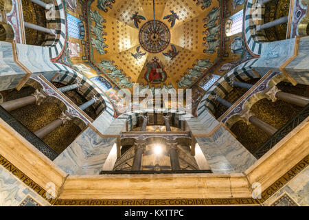 Deckenmosaik Oktogon und im Aachener Dom, Aix-la-Chapelle, Nordrhein-Westfalen, Deutschland | Octagon et plafond cathédrale, mosaïque, Aix-la-Chapelle Nord Aix-la-Chapelle , Rhi Banque D'Images