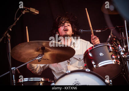 Les Britanniques quatre-pièce alternative rock band Wolf Alice effectue un concert live au Danish Music Festival 2015 Northside à Aarhus. Ici le batteur Joel Amey est représenté sur scène. Le Danemark, 13/06 2015. Banque D'Images