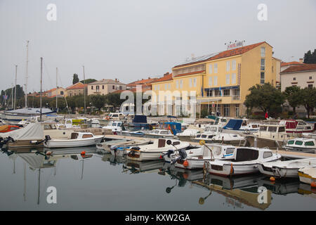 Malinska ville dans la partie nord-ouest de l'île de Krk en Croatie Banque D'Images