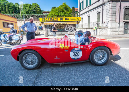 1954 Ferrari 500 MONDIAL, près de l'arrivée de la Mille Miglia, Brescia, Italie 2017 Banque D'Images