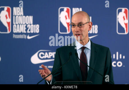 Adam Silver, commissaire de la NBA, préside une conférence de presse avant le NBA London Game 2018 à l'O2 Arena de Londres.APPUYEZ SUR ASSOCIATION photo.Date de la photo: Jeudi 11 janvier 2018.Voir PA Story basketball Londres.Le crédit photo devrait se lire comme suit : Simon Cooper/PA Wire.RESTRICTIONS : utilisation éditoriale uniquement, aucune utilisation commerciale sans autorisation préalable Banque D'Images