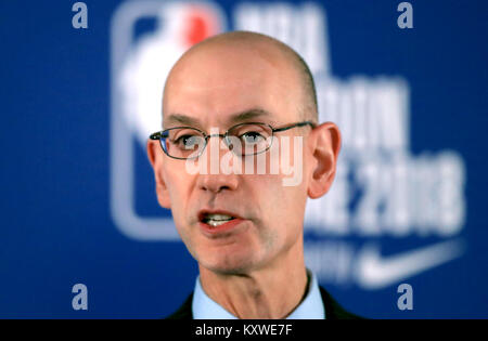 Adam Silver, commissaire de la NBA, préside une conférence de presse avant le NBA London Game 2018 à l'O2 Arena de Londres.APPUYEZ SUR ASSOCIATION photo.Date de la photo: Jeudi 11 janvier 2018.Voir PA Story basketball Londres.Le crédit photo devrait se lire comme suit : Simon Cooper/PA Wire.RESTRICTIONS : utilisation éditoriale uniquement, aucune utilisation commerciale sans autorisation préalable Banque D'Images