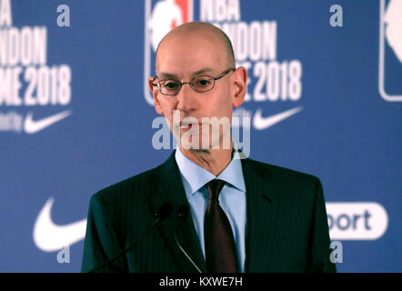 La commissaire Adam NBA Silver préside une conférence de presse avant le match NBA 2018 Londres à l'O2 Arena, Londres. ASSOCIATION DE PRESSE Photo. Photo date : Jeudi 11 janvier 2018. Histoire voir l'ACTIVITÉ DE BASKET-BALL de Londres. Crédit photo doit se lire : Simon Cooper/PA Wire. RESTRICTIONS : usage éditorial uniquement, pas d'utilisation commerciale sans autorisation préalable Banque D'Images