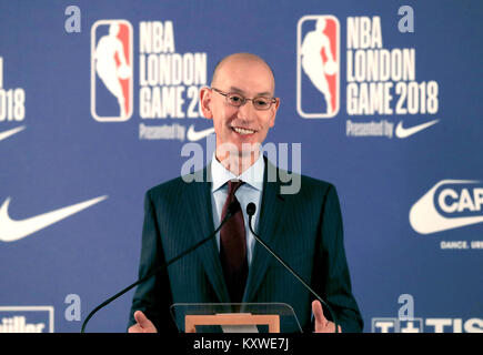 La commissaire Adam NBA Silver préside une conférence de presse avant le match NBA 2018 Londres à l'O2 Arena, Londres. Banque D'Images