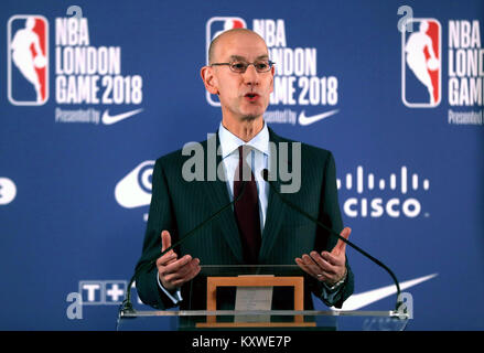 La commissaire Adam NBA Silver préside une conférence de presse avant le match NBA 2018 Londres à l'O2 Arena, Londres. Banque D'Images