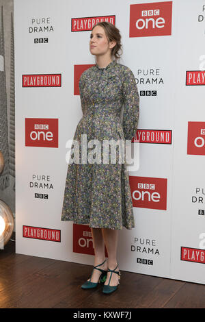 Les acteurs et les administrateurs assistent à une séance de photos pour les femmes Peu d'examen préalable type : Maya Hawke Où : London, Royaume-Uni Quand : 11 Déc 2017 Crédit : Phil Lewis/WENN.com Banque D'Images