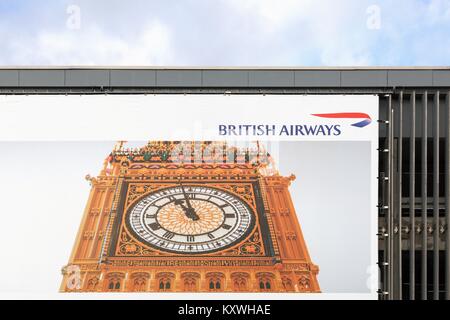 Billund, Danemark - 29 décembre 2017 : logo British Airways sur un mur. British Airways est la compagnie nationale et la plus grande compagnie aérienne de l'United Kingdo Banque D'Images