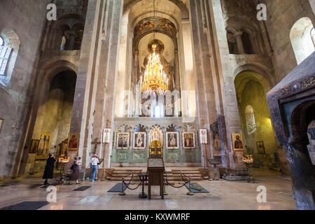 MTSKHETA (GÉORGIE) - 16 septembre 2015 : l'intérieur de la cathédrale de Svetitskhoveli. C'est une cathédrale orthodoxe de Géorgie Géorgie Mtskheta, situé dans Banque D'Images