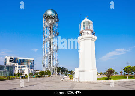 BATUMI, GÉORGIE - 21 septembre 2015 : 2002 Tower et le phare à Batoumi, en Géorgie. Banque D'Images