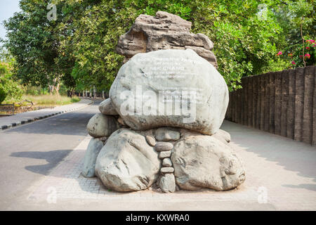 CHANDIGARH, INDE - Novembre 05, 2015 : Des pierres à l'entrée du jardin de Chandigarh, c'est un jardin de sculptures à Chandigarh, en Inde. Banque D'Images