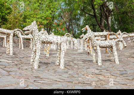 CHANDIGARH, INDE - Novembre 04, 2015 : Le Jardin de roche de Chandigarh est un jardin de sculptures à Chandigarh, Inde, également connu sous le nom de Nek Chands Rock Garden. Banque D'Images