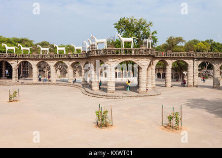 CHANDIGARH, INDE - Novembre 04, 2015 : Le Jardin de roche de Chandigarh est un jardin de sculptures à Chandigarh, Inde, également connu sous le nom de Nek Chands Rock Garden. Banque D'Images