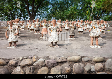 CHANDIGARH, INDE - Novembre 04, 2015 : Le Jardin de roche de Chandigarh est un jardin de sculptures à Chandigarh, Inde, également connu sous le nom de Nek Chands Rock Garden. Banque D'Images