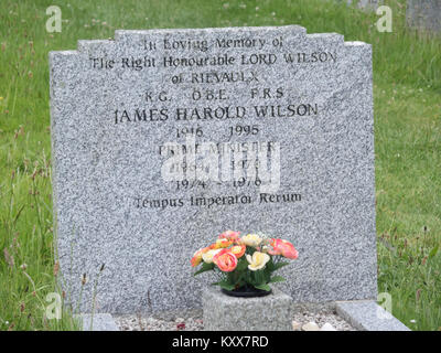 La Tombe de Harold Wilson ( ex-Premier ministre britannique ), ancienne église St Mary's, Vieille Ville, St Marys, Penzance, Cornwall, England, UK Banque D'Images