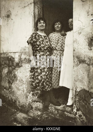 Eugène Atget, trois prostituées, rue Asselin, 1924-25 Banque D'Images