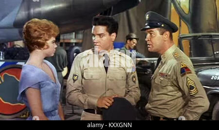 La bande-annonce du film de 1960 'G.I. Blues', mettant en vedette Elvis Presley, mettant en évidence des scènes de la comédie musicale se déroulant dans l'Allemagne d'après-guerre. Banque D'Images