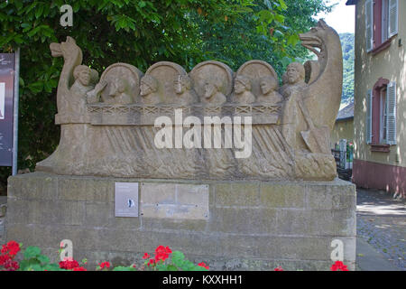 Jolly, steerman montre la sculpture sur pierre de vin romain, navire trouver historique à Neumagen-Dhron, Moselle, Rhénanie-Palatinat, Allemagne, Europe Banque D'Images