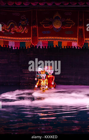 Marionnettes traditionnelles, spectacle de marionnettes sur l'eau, Thang Long Théâtre de Marionnettes, Hanoi, Vietnam Banque D'Images