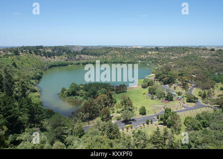 Valley Lake à Mount Gambier, Australie du Sud est un lac de cratère volcanique. Banque D'Images