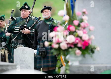 Cette image représente le service funéraire de Maureen O'Hara, la célèbre actrice irlandaise-américaine, tenu au cimetière national d'Arlington. Il honore sa contribution au cinéma et son service au pays. Banque D'Images