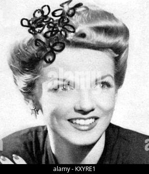 Helen O'Connell (1920-1993) est une chanteuse et actrice américaine, connue pour son travail avec des big bands dans les années 1940 Elle a joué avec des orchestres de premier plan et a été un habitué du 'Today Show' de NBC dans les années 1950 Banque D'Images