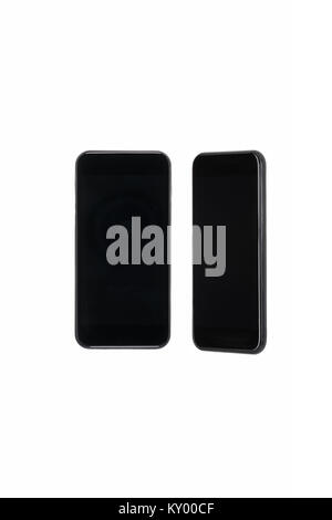 Série de smartphones numérique avec écrans vierges isolated on white Banque D'Images