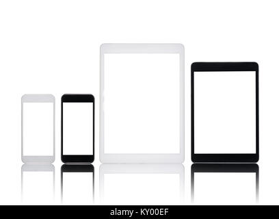 Ensemble de tablettes numériques et les smartphones avec des écrans vierges isolated on white Banque D'Images