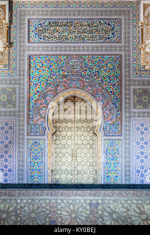 RABAT, MAROC - Mars 03, 2016 : Pattern design texture de fond de l'élément du Mausolée de Mohammed V à Rabat, Maroc. Banque D'Images