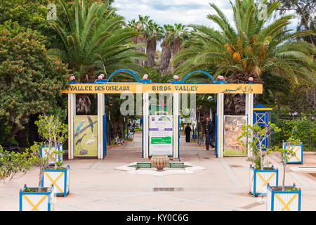 AGADIR, MAROC - 21 février 2016 : vallée des oiseaux (vallée des oiseaux) à Agadir, au Maroc. La vallée des oiseaux est un petit zoo et parc naturel. Banque D'Images