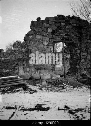 La vieille église de Hjälmseryd en Suède est un bâtiment religieux historique reconnu pour ses caractéristiques architecturales, son patrimoine local et son histoire spirituelle. Banque D'Images