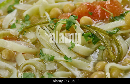 Oshi burida - soupe de pois chiches et tadjik noodles Banque D'Images