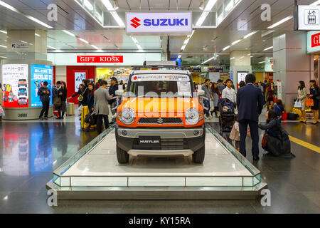 OSAKA, JAPON - 22 NOVEMBRE 2015 : Suzuki Hustler - un VUS compact, le RJC (des chercheurs et journalistes automobiles du Japon) Voiture de l'Oui Banque D'Images