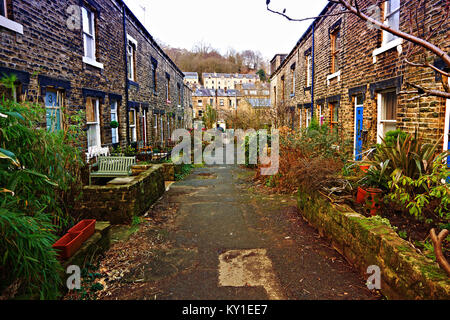 Retour à l'arrière des maisons mitoyennes à Sowerby Bridge West Yorkshire UK Banque D'Images