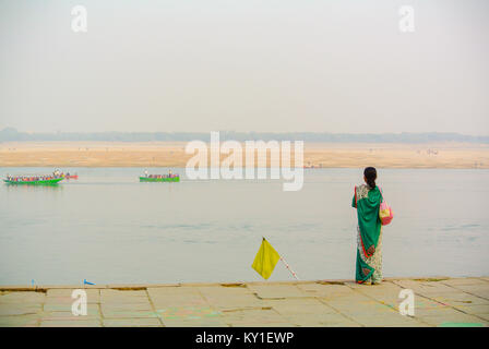 Femme indienne à Ganges Varanasi Inde Banque D'Images