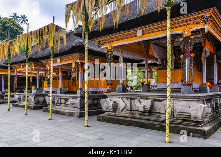 Décorées temple dans le Temple Tirta Empul à Bali, Indonésie Banque D'Images