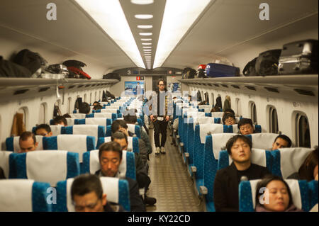 30.12.2017, Tokyo, Japon, Asie - une cabine de deuxième classe sur le Shinkansen, le train à partir de Nagoya à Tokyo. Banque D'Images