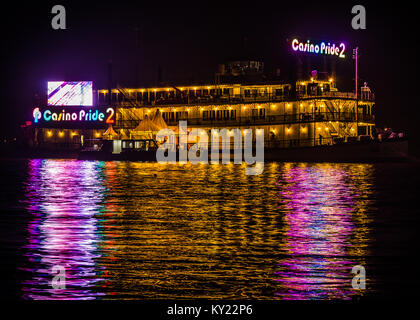 Vue nocturne de la fierté de Casino 2 (un de Goa's Casinos étrangers opérant dans la rivière Mandovi). Banque D'Images