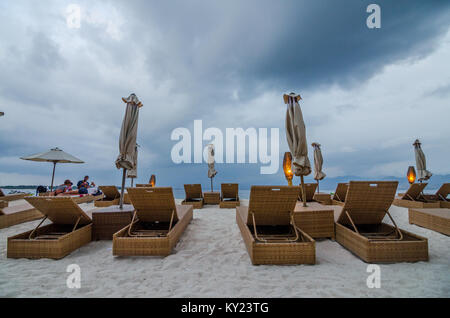 Belle plage de Gili Trawangan, ou simplement Gili T, est la plus grande des trois îles Gili au large de Lombok. L'île est l'un des paradis de la plongée. Banque D'Images