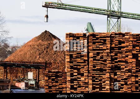 Mill à la production de bois pour la construction et l'envoi de paquets à quelques kilomètres. Wood products. Banque D'Images